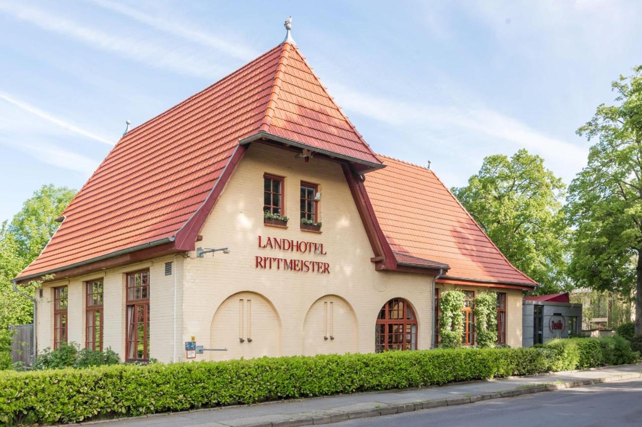 Landhotel Rittmeister & Kraeuter-Spa Adults Only Rostock Bagian luar foto