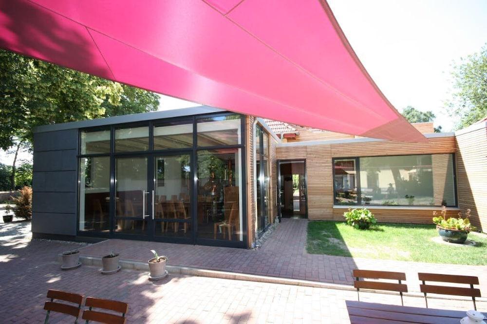 Landhotel Rittmeister & Kraeuter-Spa Adults Only Rostock Bagian luar foto