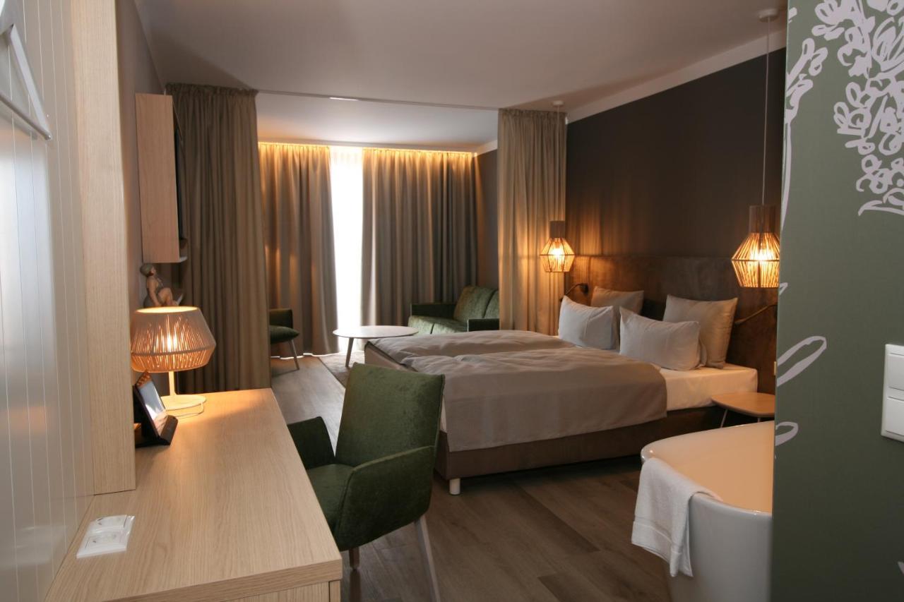 Landhotel Rittmeister & Kraeuter-Spa Adults Only Rostock Bagian luar foto