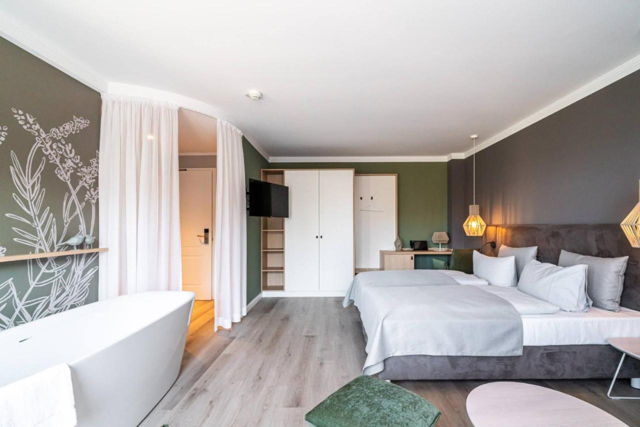 Landhotel Rittmeister & Kraeuter-Spa Adults Only Rostock Bagian luar foto