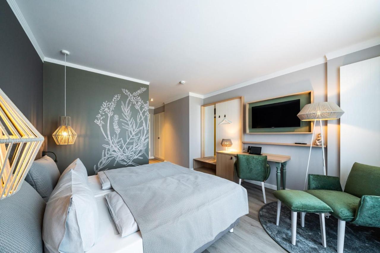 Landhotel Rittmeister & Kraeuter-Spa Adults Only Rostock Bagian luar foto