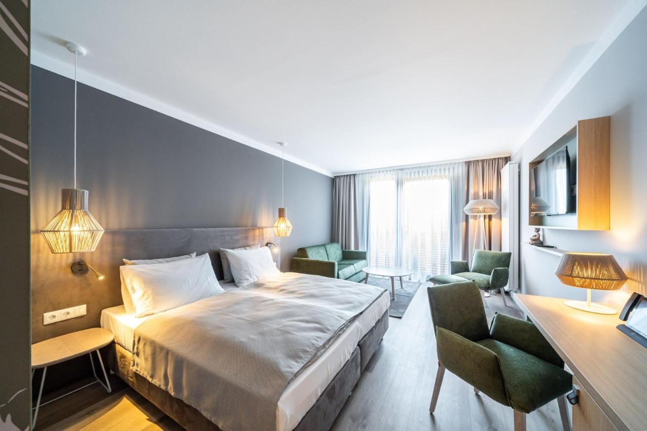 Landhotel Rittmeister & Kraeuter-Spa Adults Only Rostock Bagian luar foto